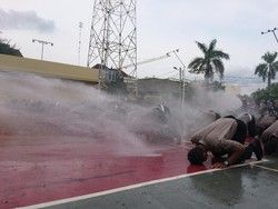 Naik Pangkat, Polisi di Polres Cilegon Sujud Syukur Massal