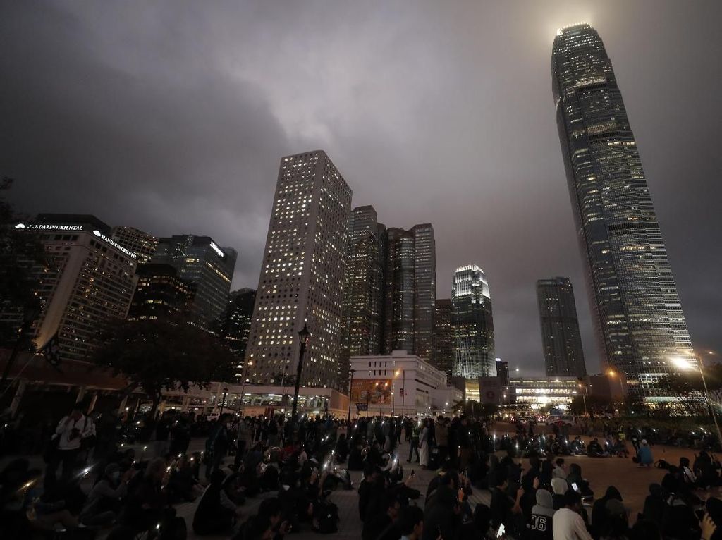 Demonstran Hong Kong Gelar Unjuk Rasa Saat Malam Tahun Baru Demonstran Hong Kong Gelar Unjuk Rasa Saat Malam Tahun Baru