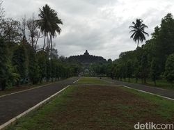 Surprise! Pengunjung Terakhir Borobudur di 2019 Dapat Kejutan
