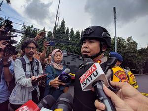Polisi: Tas Mencurigakan di Masjid Sunda Kelapa Berisi Baju-Sarung Polisi: Tas Mencurigakan di Masjid Sunda Kelapa Berisi Baju-Sarung