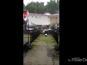 Hujan Angin, Panggung Pasha Ungu di Magelang Ambruk Sore Tadi