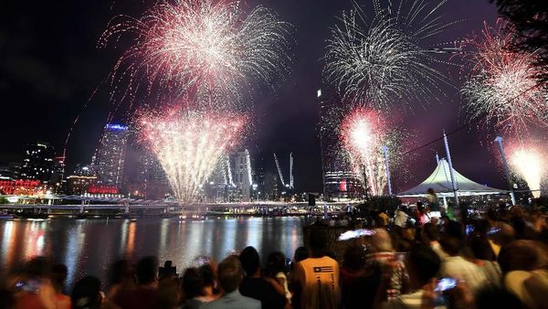 Pesta Kembang Api Mulai Berlangsung di Australia
