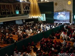 Jelang Pergantian Tahun, Wali Kota dan Warga Bandung Zikir Bersama
