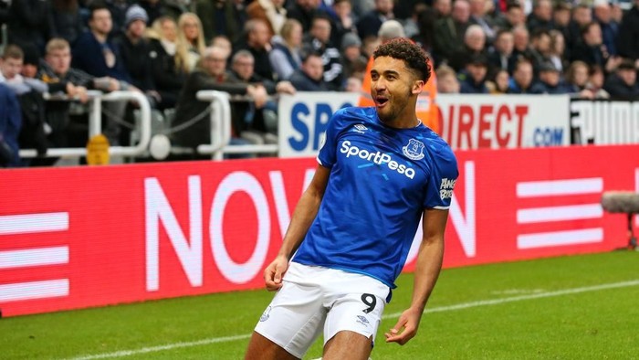 Dominic Calvert-Lewin NEWCASTLE UPON TYNE, ENGLAND - DECEMBER 28: Dominic Calvert-Lewin of Everton celebrates after scoring his teams first goal during the Premier League match between Newcastle United and Everton FC at St. James Park on December 28, 2019 in Newcastle upon Tyne, United Kingdom. (Photo by Alex Livesey/Getty Images)