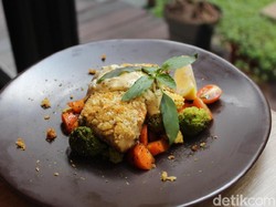 Nongkrong Sambil Nikmati Lezatnya Ikan Barramundi di Cecemuwe