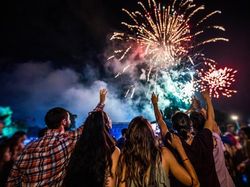 7 Tips Awali Tahun Baru dengan Bahagia dan Penuh Percaya Diri