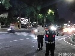 Empat Jam Jelang Pergantian Tahun, Arus Lalin di Surabaya Masih Sepi