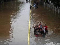 Pengungsi Akibat Banjir Jakarta Bertambah Jadi 31 Ribu Orang