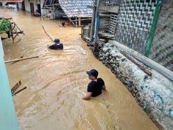 Cerita Warga Lebak Banten Langsung Lari ke Hutan Saat Banjir Menerjang