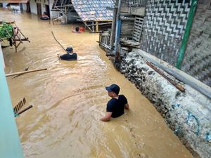 Cerita Warga Lebak Banten Langsung Lari ke Hutan Saat Banjir Menerjang Cerita Warga Lebak Banten Langsung Lari ke Hutan Saat Banjir Menerjang