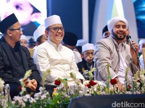 Habib Syech dan Yusuf Mansur Tutup Tahun dengan Berselawat di Banyuwangi