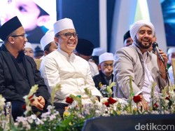 Habib Syech dan Yusuf Mansur Tutup Tahun dengan Berselawat di Banyuwangi
