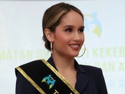 Cantik-Cantik, Cinta Laura Ternyata Suka Pakai Lotion Anti Nyamuk, Lo!