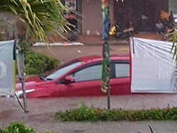 Hindari Mesin Mobil Mengalami Water Hammer karena Banjir