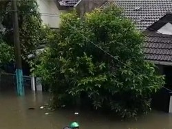 Kisah Subuh Kelam Warga Ciledug Diterjang Banjir