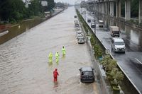 Banjir, Motor Diperbolehkan Masuk Tol Bintara-Tanjung Priok