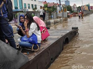 Sejumlah Wilayah Mati Listrik Karena Banjir, Warga Dapat Kompensasi?