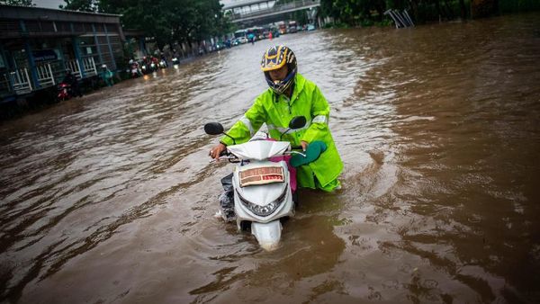 Begini Penampakan Banjir di Cawang