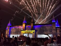 Spot Selfie Keren Malam Tahun Baru Mirip Disneyland Ada di Pospam Ini