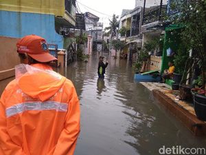 Banjir di Permukiman Srengseng Jakbar, 2 RT Terdampak