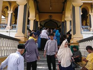 Libur Tahun Baru 2020, Istana Maimun Medan Dipadati Pengunjung