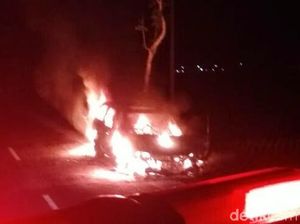 Malam Tahun Baru 2020, 1 Mobil di Purworejo Ludes Terbakar