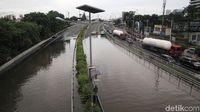 Banjir Putus Tol Dalam Kota KM 14 Grogol