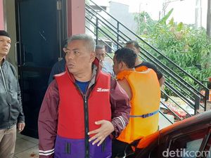 Suami-Istri Lansia Meninggal Terjebak Banjir Cipinang Melayu, Belum Dievakuasi