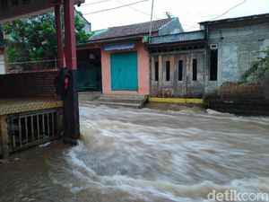 Tanggul di Perumahan Citayam Jebol Bikin 33 Rumah Terendam Banjir