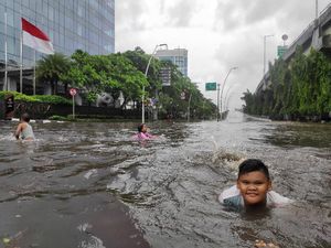 Jalan By Pass Yos Sudarso Sunter Jakarta Utara juga Terendam Banjir