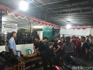 Korban Letupan Kembang Api Tahun Baru di Malioboro Dilarikan ke RS Korban Letupan Kembang Api Tahun Baru di Malioboro Dilarikan ke RS