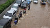 Motor Masuk Jalan Tol Kebon Jeruk