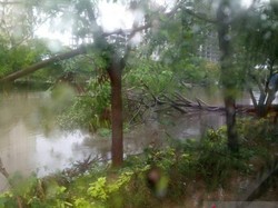 Banjir Rendam Jalan ke Ancol, Jakut