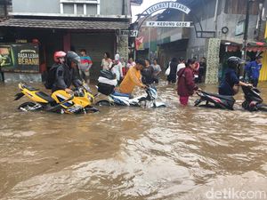 Tambun Masih Terendam Banjir 80 Cm
