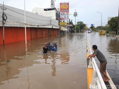 Begini Penampakan Banjir di Kawasan Grogol