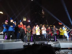 Kapolda Metro-Pangdam Jaya Pantau Keamanan Tahun Baru di Bundaran HI