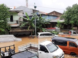 Ada Suara, Warga Akan Jebol Rumah Suami-Istri yang Dikabarkan Tewas di Jaktim