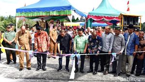 Momen Bupati Tapteng Resmikan Jembatan Hamzah Al-Fansuri
