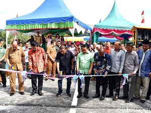 Momen Bupati Tapteng Resmikan Jembatan Hamzah Al-Fansuri