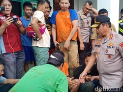 Tinjau Banjir di IKPN Jaksel, Kapolda Metro: Masih Ada Warga di Lantai 2