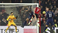 Hasil ini membuat Soton naik ke posisi ke-11 dengan raihan 25 poin. Mark Kerton/PA via AP.