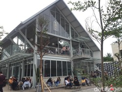 Warung Nako: Makan ala Warteg di Area Kafe Kekinian Penuh Kaca Nako