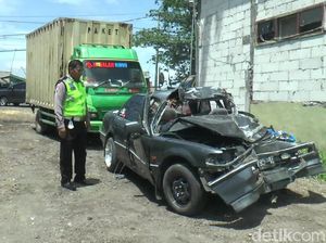 Begini Penampakan Sedan yang Kecelakaan Tewaskan Tiga Orang