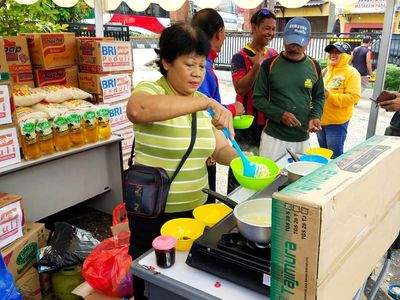 Bantuan Makanan Siap Saji untuk Korban Banjir Jakarta