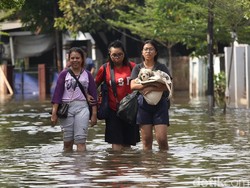 Hipotermia Ancam Nyawa Korban Banjir, Orang-orang Ini Rentan Mengalaminya