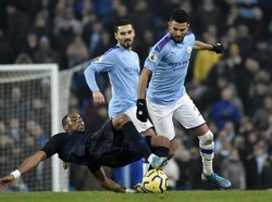 Skor 2-1 untuk City bertahan hingga usai.
