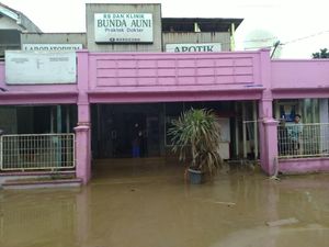 Bupati Bogor Tinjau Banjir Vila Nusa Indah
