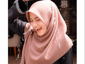 Tren Hijab Anti Air untuk Musim Hujan, Buat Penampilan Tetap Paripurna Tren Hijab Anti Air untuk Musim Hujan, Buat Penampilan Tetap Paripurna
