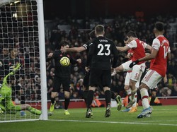 Sokratis Papastathopoulos yang menggandakan keunggulan tim tuan rumah pada menit ke-42.
