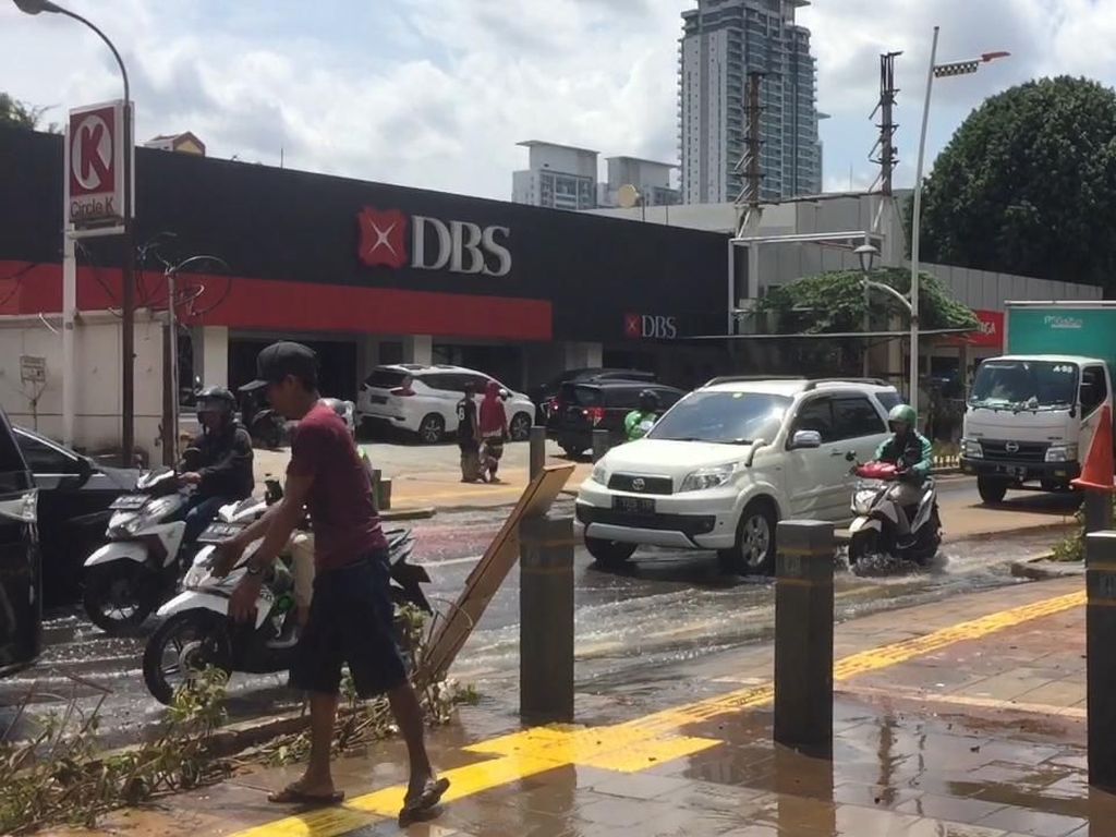 Banjir Berlalu, Kawasan Kemang Mulai Pulih Banjir Berlalu, Kawasan Kemang Mulai Pulih